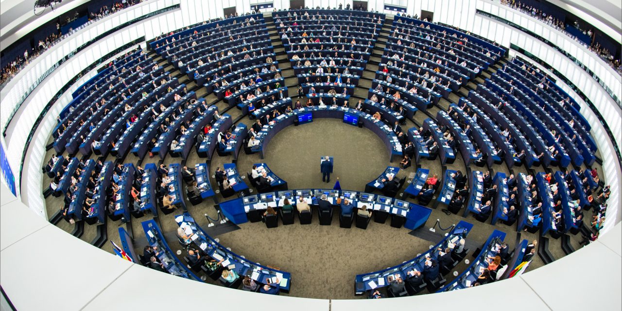 Le Parlement européen exige l’interdiction du colorant E171