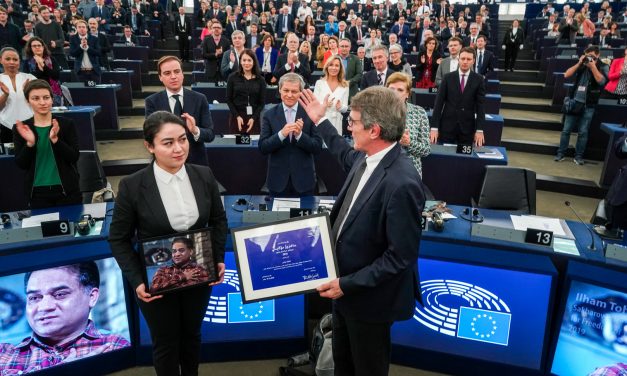 Prix Sakharov et persécution des Ouïghours