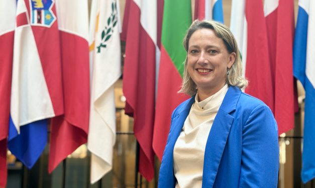 Règlement sur les retours des migrants en situation irrégulière : la Commission européenne concrétise les aspirations de l’extrême droite